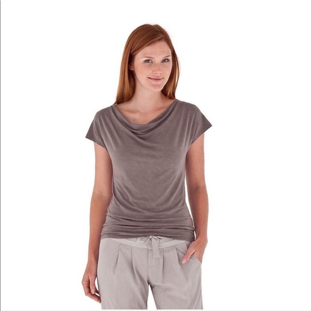 Royal Robbins Short Sleeve Top Size: M